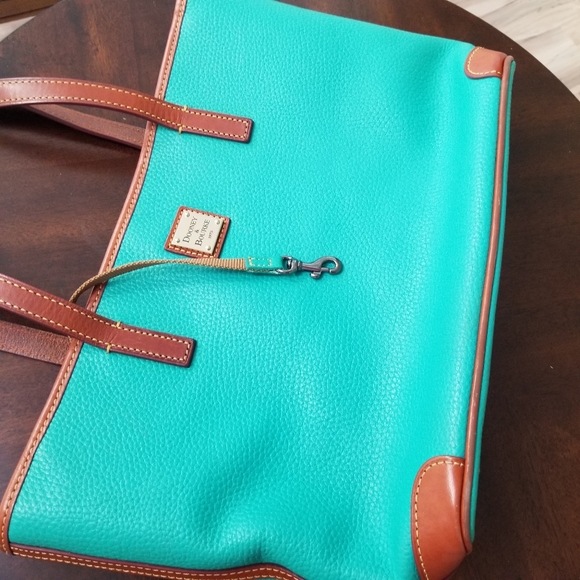 AUTHENTIC Donney & Burke - Picture 7 of 13